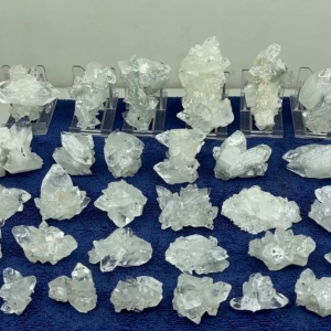 Glossy Apophyllite Lot-148